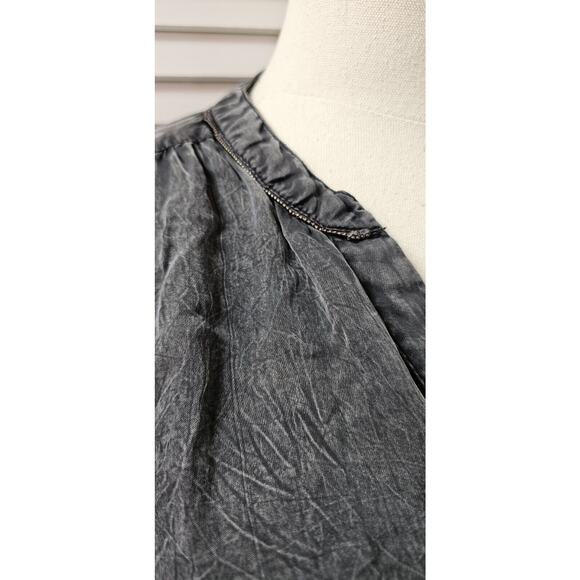 NYDJ Grey Crinkle 100% Silk 3/4 Sleeve Hidden Placket Top Hi Lo Hem Beaded Med - Picture 2 of 3